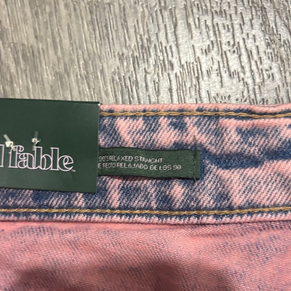 Pink High-Waisted Jeans - Picture 2 of 7